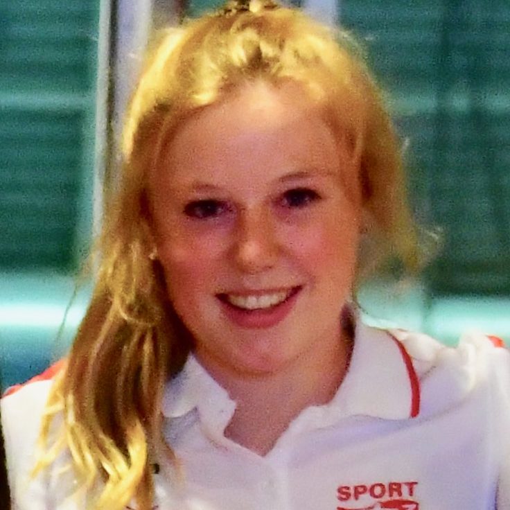 over ons julia bombach